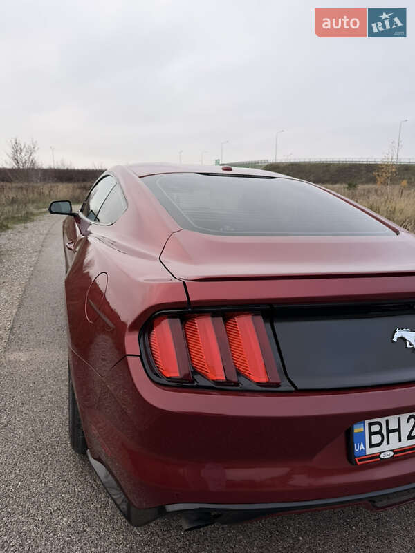 Купе Ford Mustang 2016 в Киеве