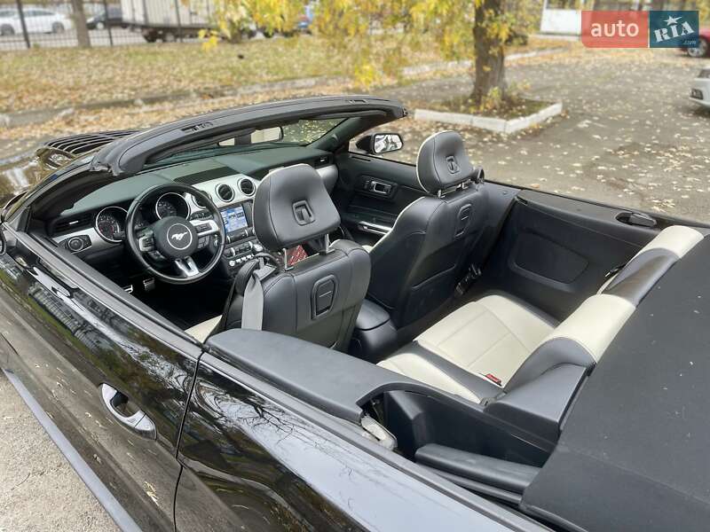 Кабріолет Ford Mustang 2019 в Києві