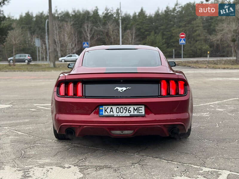 Купе Ford Mustang 2015 в Києві фото 6 Купе Ford Mustang 2015 в Києві