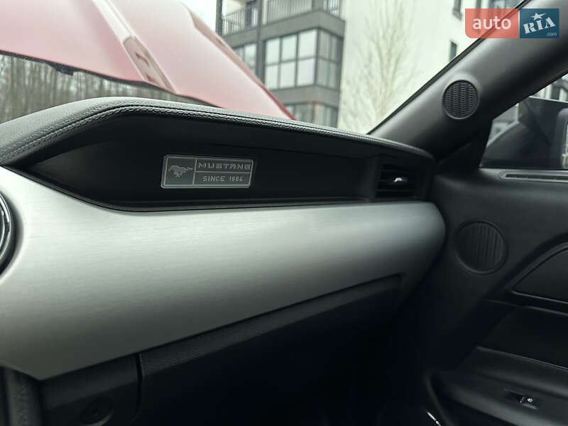 Купе Ford Mustang 2015 в Киеве фото 23 Купе Ford Mustang 2015 в Киеве