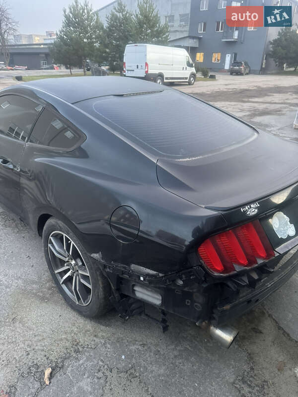 Купе Ford Mustang 2016 в Львове