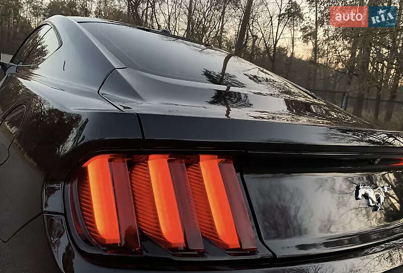 Купе Ford Mustang 2015 в Києві