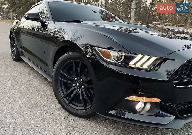 Купе Ford Mustang 2015 в Києві