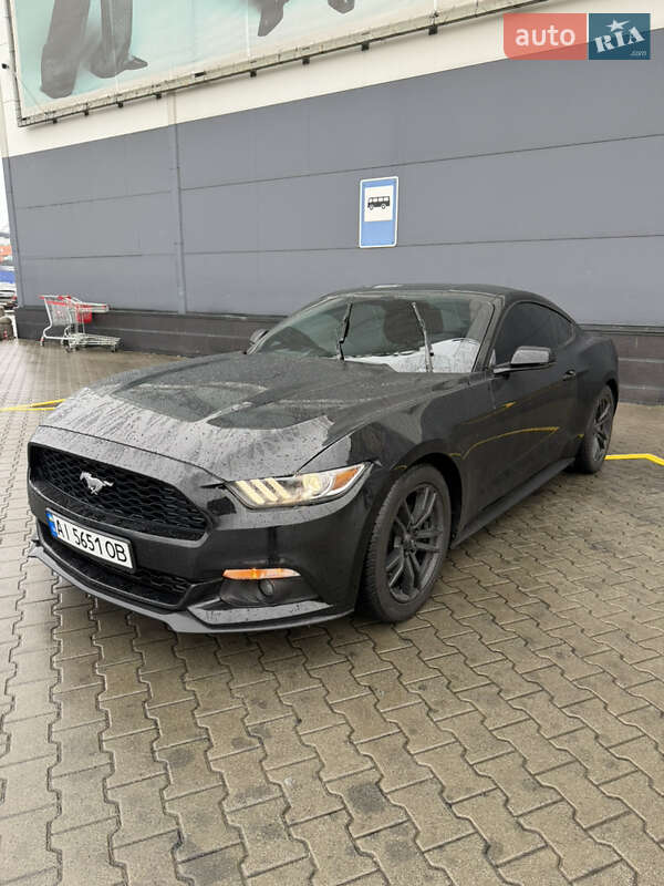 Купе Ford Mustang 2015 в Києві