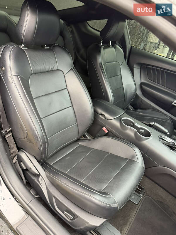 Купе Ford Mustang 2015 в Києві