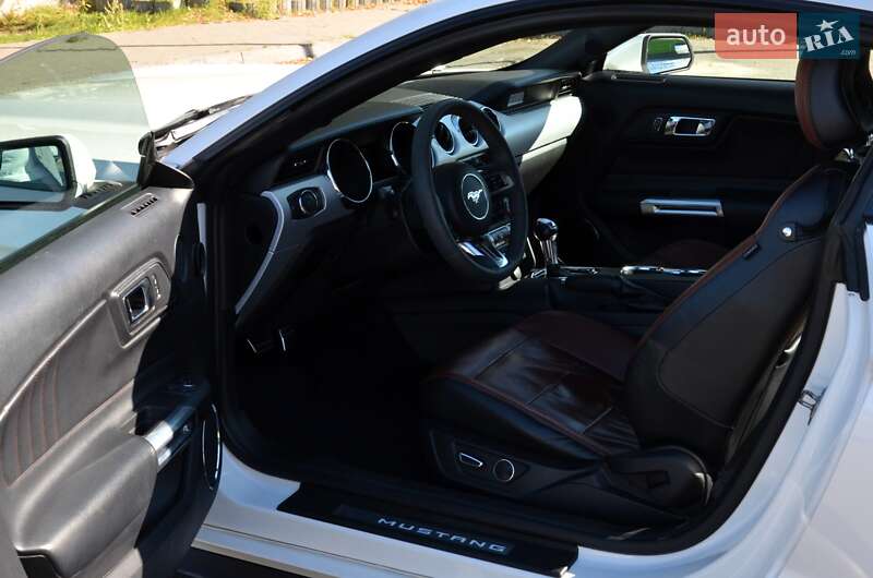 Купе Ford Mustang 2017 в Києві