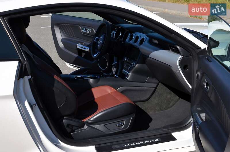 Купе Ford Mustang 2017 в Києві