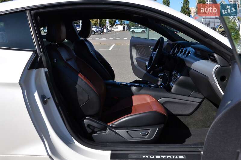 Купе Ford Mustang 2017 в Києві