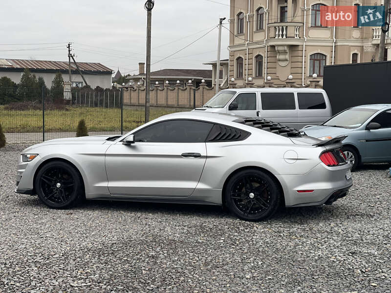 Купе Ford Mustang 2017 в Черновцах
