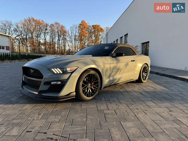 Кабриолет Ford Mustang 2015 в Луцке фото Кабриолет Ford Mustang 2015 в Луцке