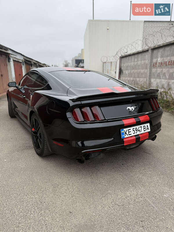 Купе Ford Mustang 2015 в Києві фото 5 Купе Ford Mustang 2015 в Києві