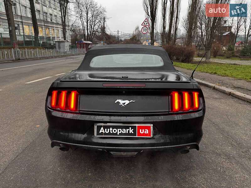 Кабриолет Ford Mustang 2016 в Киеве фото 7 Кабриолет Ford Mustang 2016 в Киеве