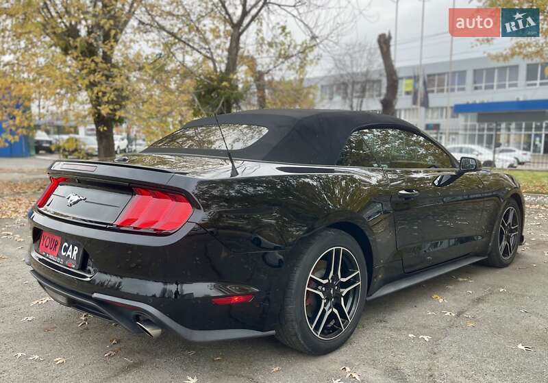 Кабриолет Ford Mustang 2019 в Киеве