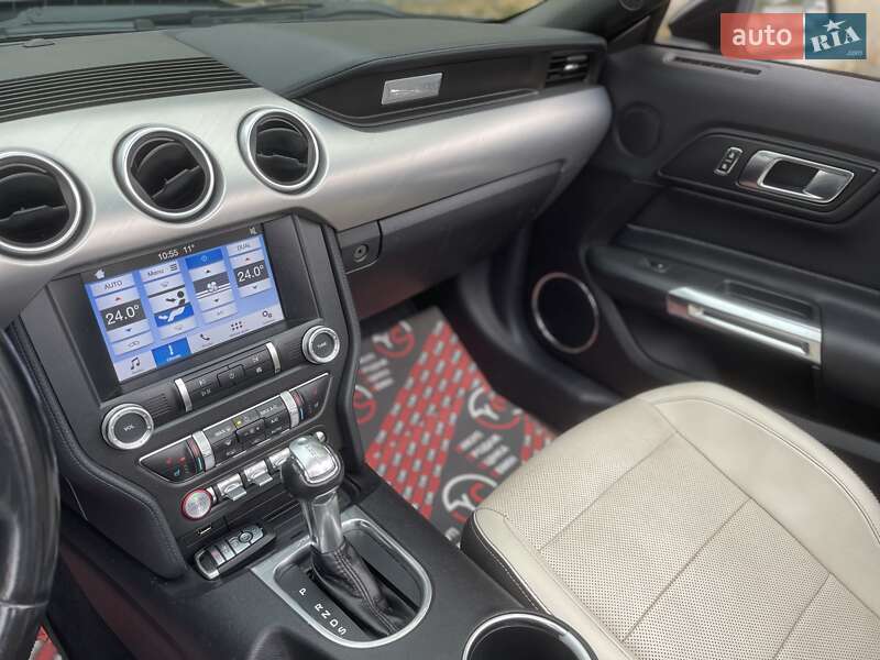 Кабриолет Ford Mustang 2019 в Киеве