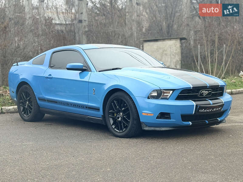 Купе Ford Mustang 2011 в Миколаєві