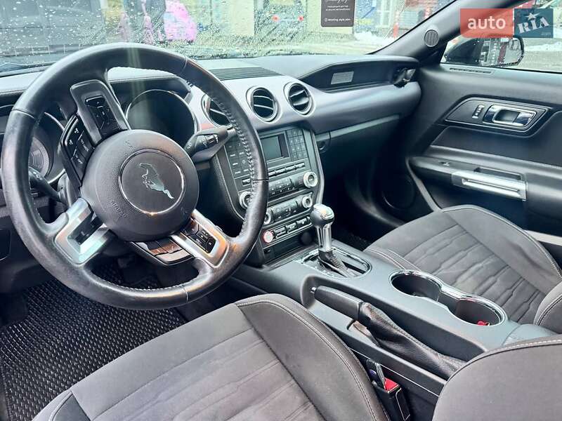 Купе Ford Mustang 2016 в Киеве