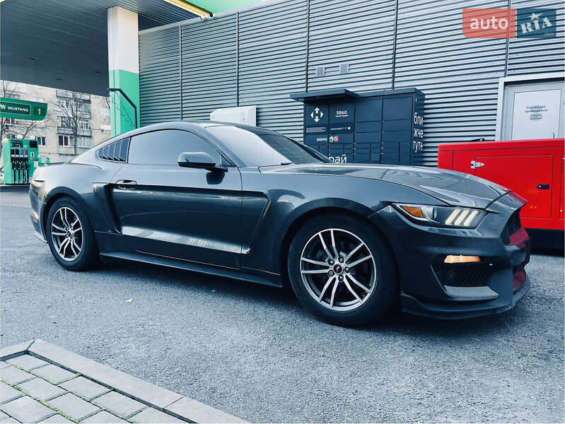 Купе Ford Mustang 2015 в Виннице