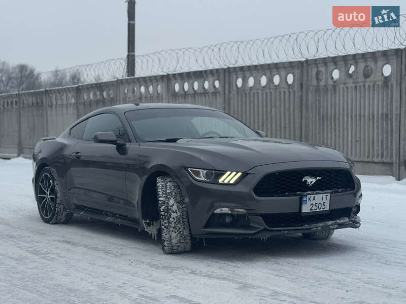 Купе Ford Mustang 2016 в Киеве