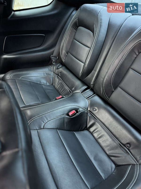 Купе Ford Mustang 2016 в Киеве