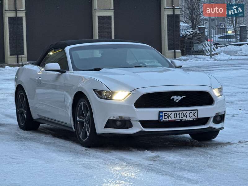 Кабриолет Ford Mustang 2015 в Киеве