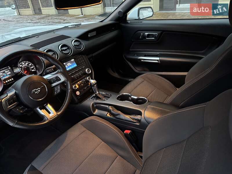 Кабриолет Ford Mustang 2015 в Киеве