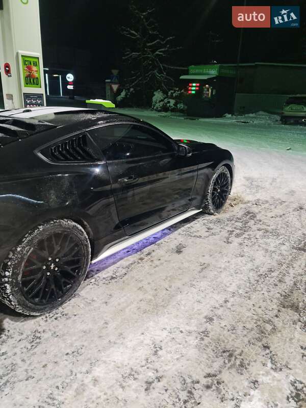Купе Ford Mustang 2019 в Берегово