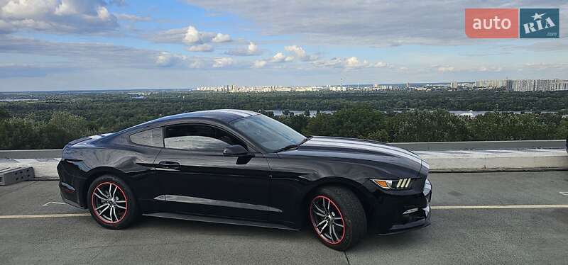 Купе Ford Mustang 2016 в Киеве