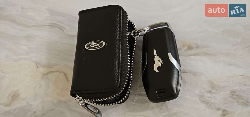 Купе Ford Mustang 2016 в Киеве