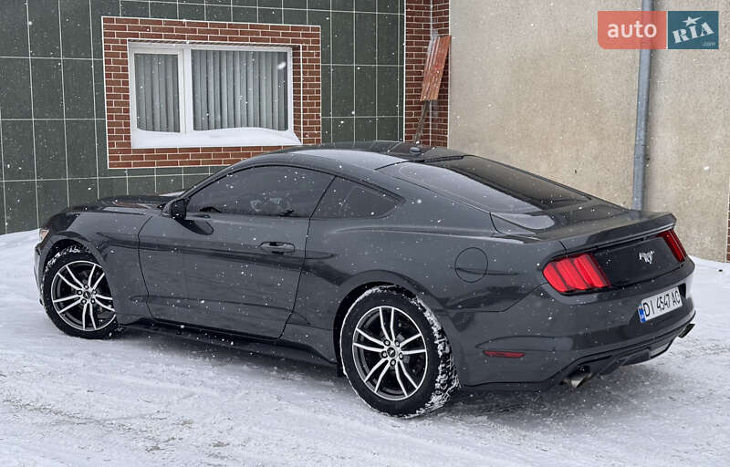 Купе Ford Mustang 2015 в Хотине