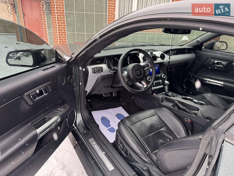 Купе Ford Mustang 2015 в Хотине