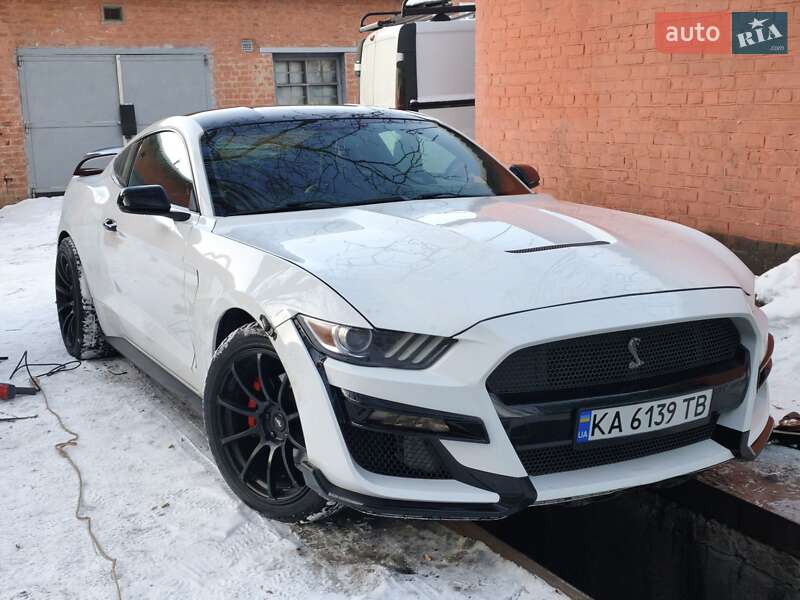 Купе Ford Mustang 2015 в Сквире