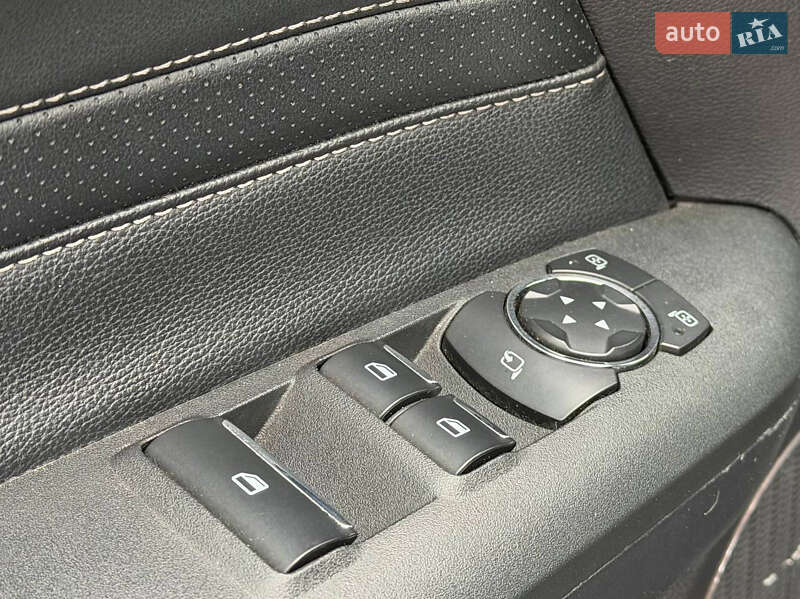 Кабриолет Ford Mustang 2015 в Киеве