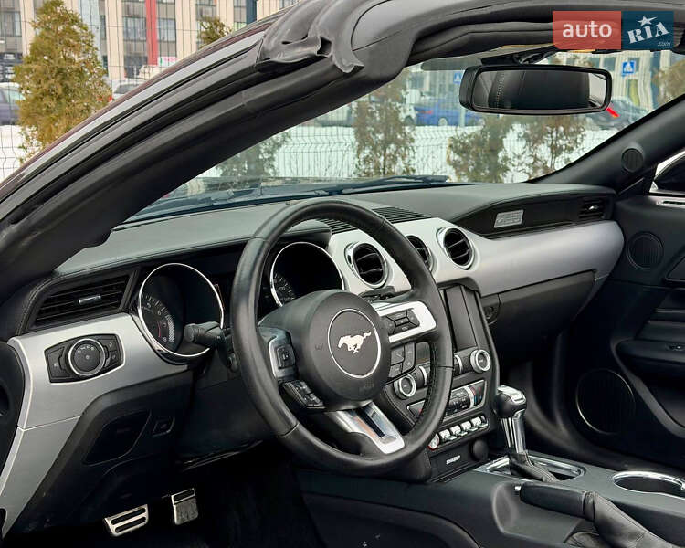 Кабриолет Ford Mustang 2015 в Киеве