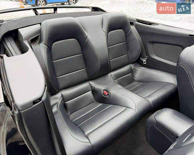 Кабриолет Ford Mustang 2015 в Киеве