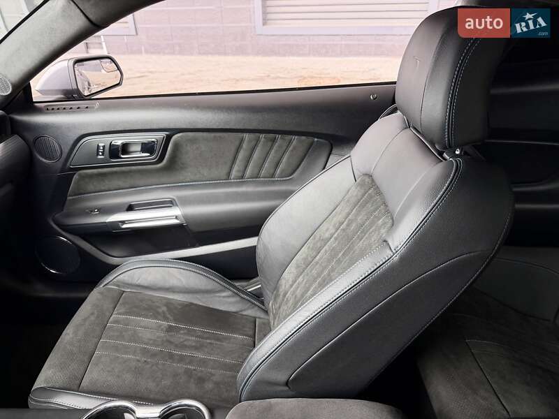 Купе Ford Mustang 2014 в Киеве фото 31 Купе Ford Mustang 2014 в Киеве