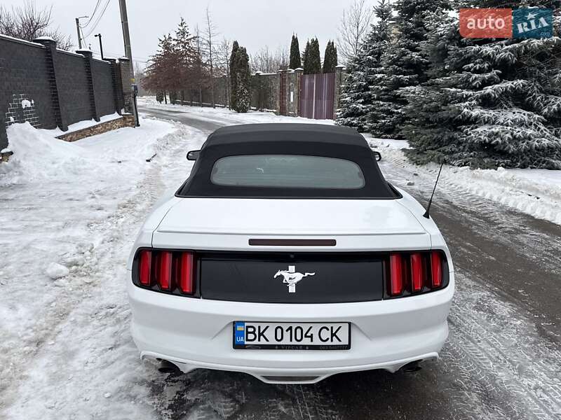 Кабріолет Ford Mustang 2015 в Києві фото 4 Кабріолет Ford Mustang 2015 в Києві