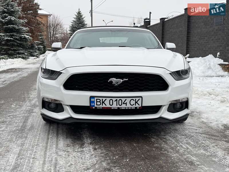 Кабріолет Ford Mustang 2015 в Києві фото 9 Кабріолет Ford Mustang 2015 в Києві