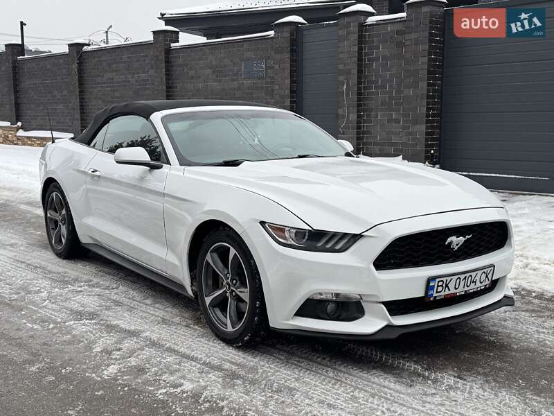 Кабріолет Ford Mustang 2015 в Києві фото 14 Кабріолет Ford Mustang 2015 в Києві