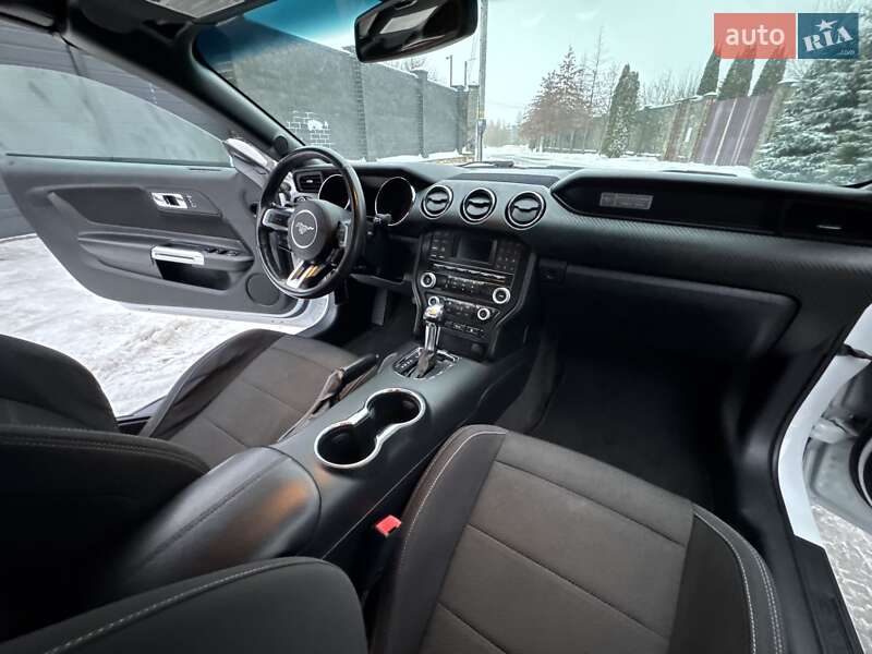 Кабріолет Ford Mustang 2015 в Києві фото 23 Кабріолет Ford Mustang 2015 в Києві