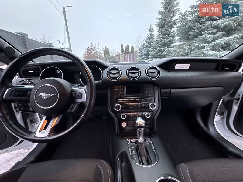 Кабріолет Ford Mustang 2015 в Києві фото 28 Кабріолет Ford Mustang 2015 в Києві