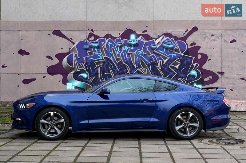 Купе Ford Mustang 2015 в Ужгороді фото Купе Ford Mustang 2015 в Ужгороді