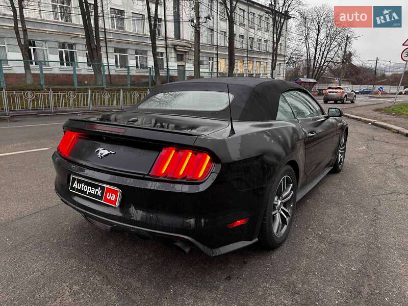 Кабриолет Ford Mustang 2016 в Киеве