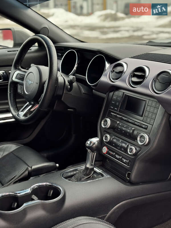Купе Ford Mustang 2016 в Киеве