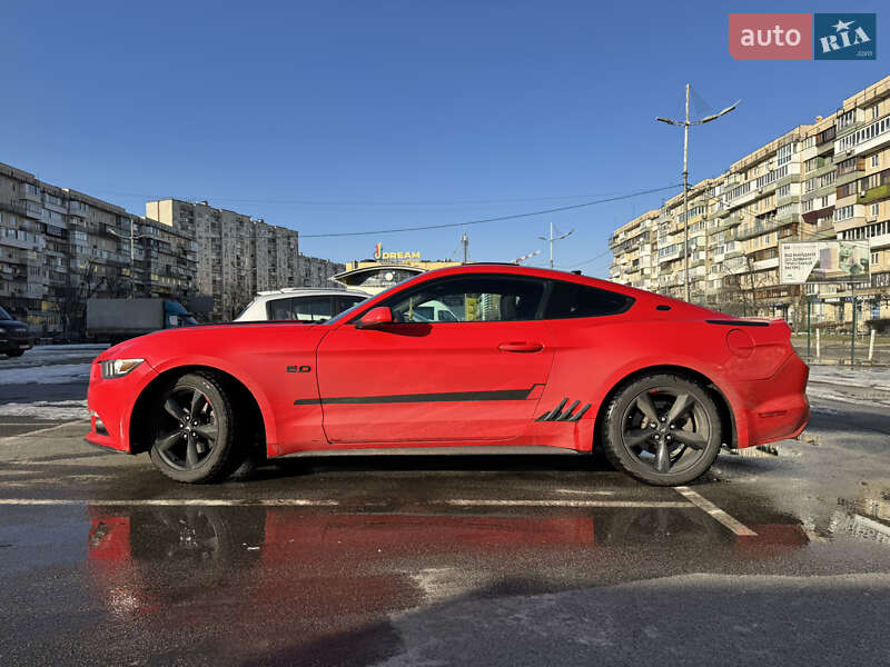 Купе Ford Mustang 2015 в Киеве