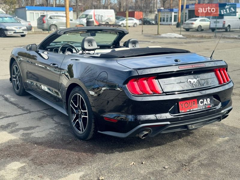 Кабриолет Ford Mustang 2019 в Киеве