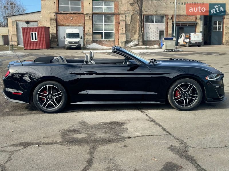Кабриолет Ford Mustang 2019 в Киеве