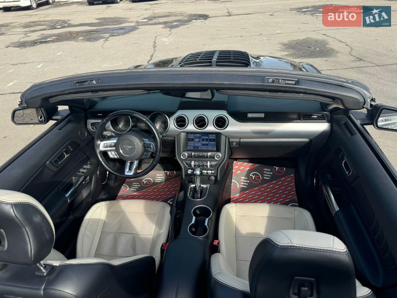 Кабриолет Ford Mustang 2019 в Киеве