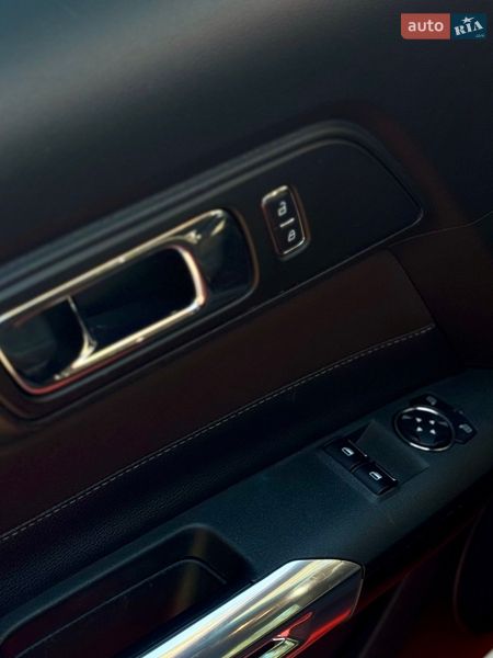 Купе Ford Mustang 2016 в Києві