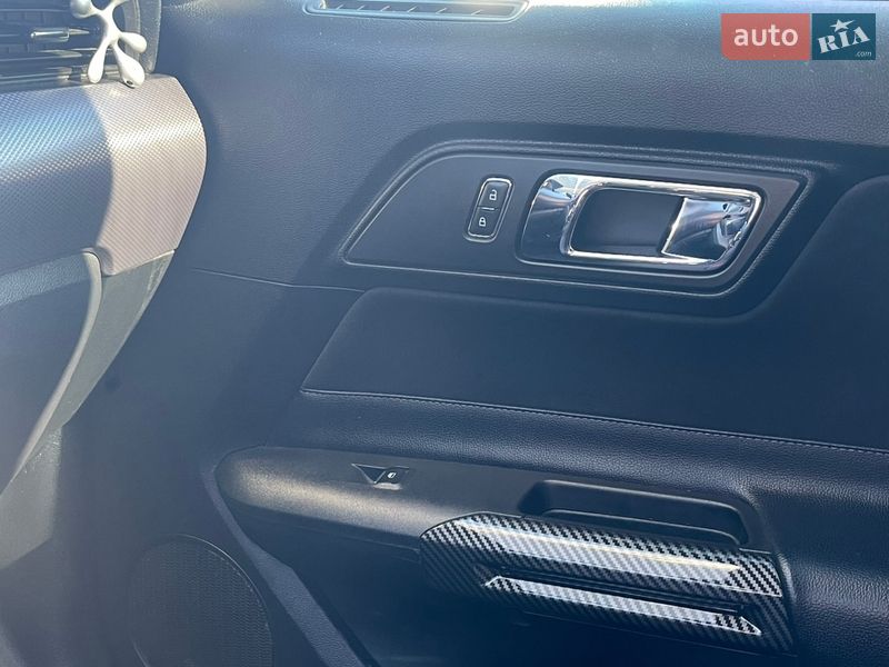 Купе Ford Mustang 2015 в Києві