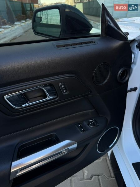 Купе Ford Mustang 2016 в Бучі